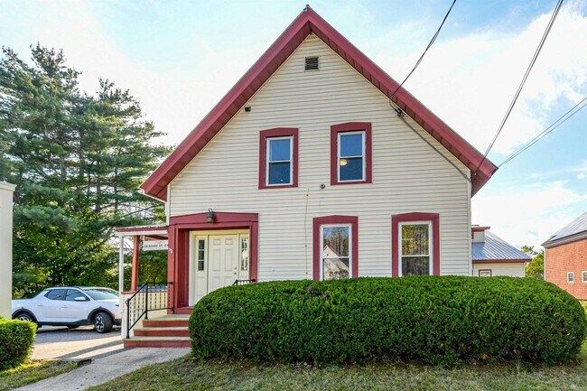 Building Photo - 24 Pleasant St