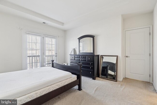 Building Photo - 42116 Piebald Square