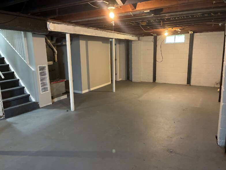 Building Photo - 25 St Cabrini Ct