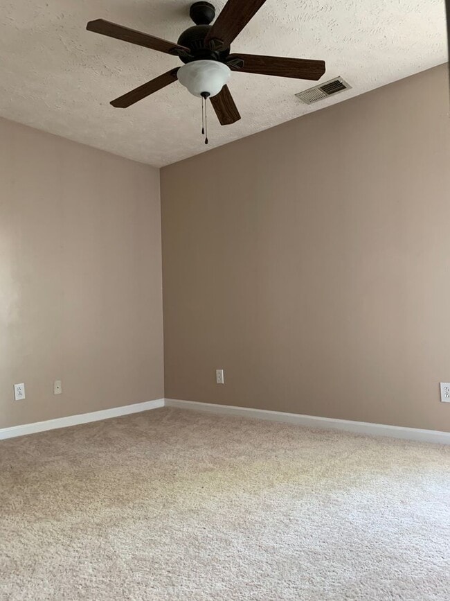 Building Photo - 907 Clarendon St~Haymount