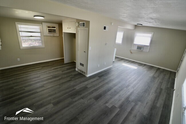 Building Photo - Unique Studio Apartment Located in East Manhattan!