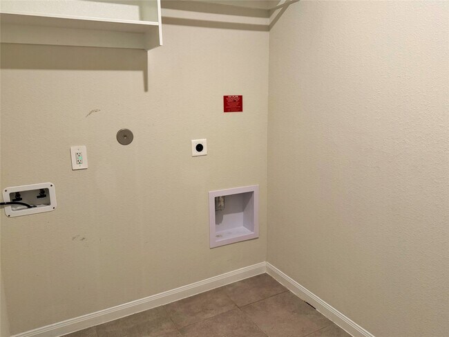 Building Photo - 3914 Dry Creek Dr