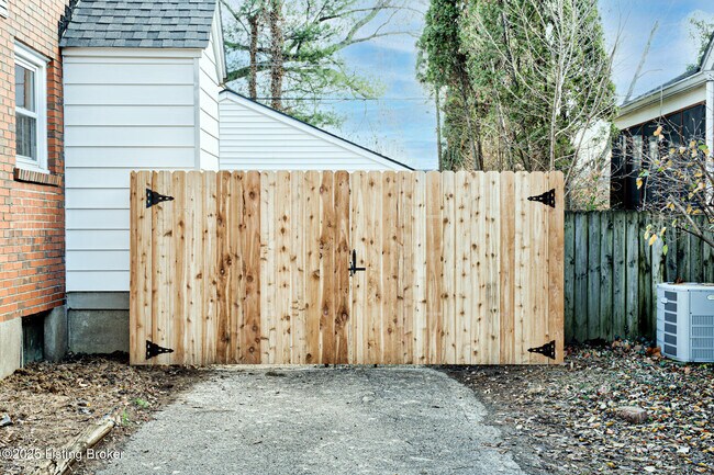 Building Photo - 3630 Windward Way