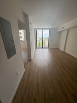 Building Photo - 981 E 27th St