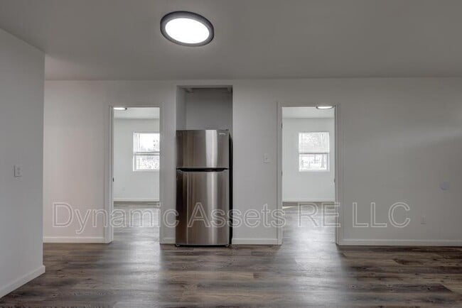 Building Photo - 509 E Quincy St