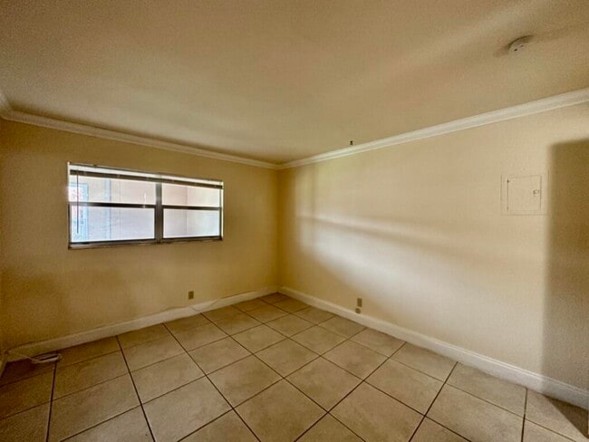 Building Photo - 301 Seville Dr