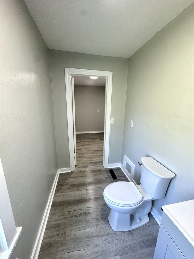 Building Photo - 105 Trail Dr