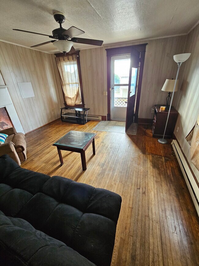 Living room - 119 Maple St