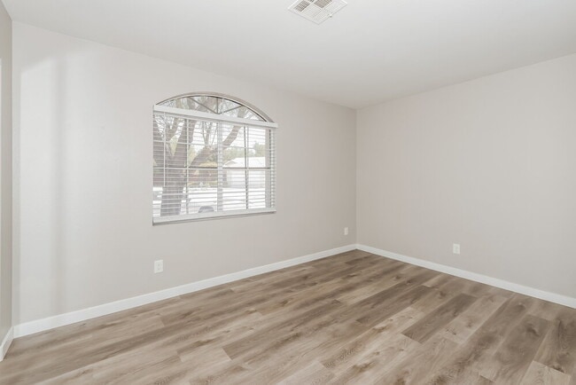 Building Photo - 4911 Dunvegan Ct