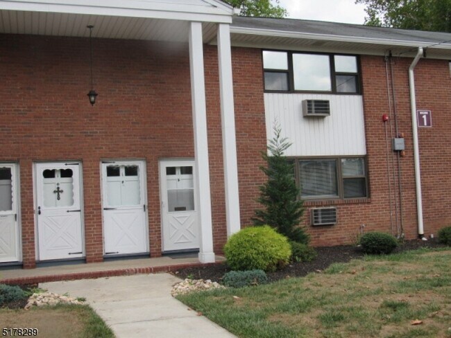 Building Photo - 1 Colonial Dr