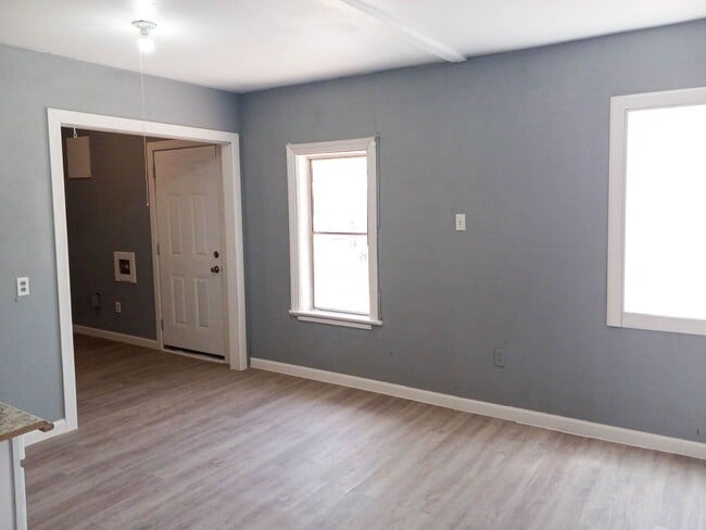 Building Photo - Handyman Special $0 First Month's Rent / “...