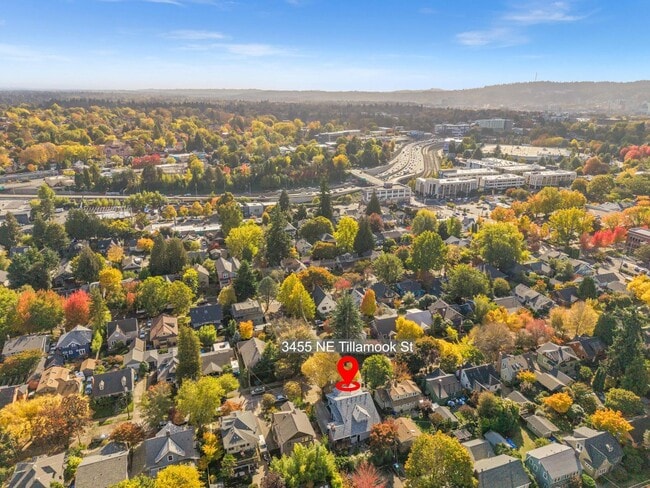 Building Photo - Elegant Grant Park Craftsman with Wine Cel...