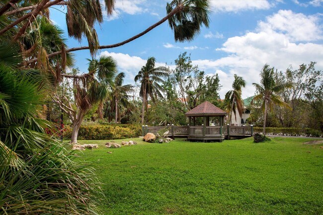 Building Photo - 2 Bedroom 2 Bathroom in the Salt Ponds Con...