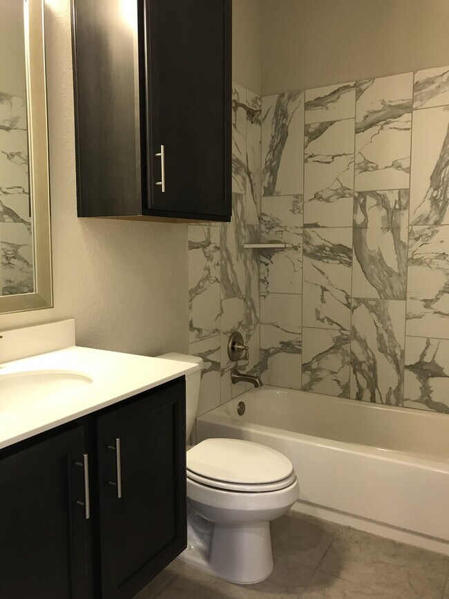 Building Photo - BEAUTIFUL HOME IN TERAVISTA