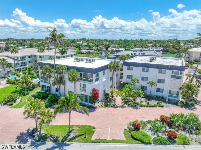 Building Photo - 1930 Gulf Shore Blvd N