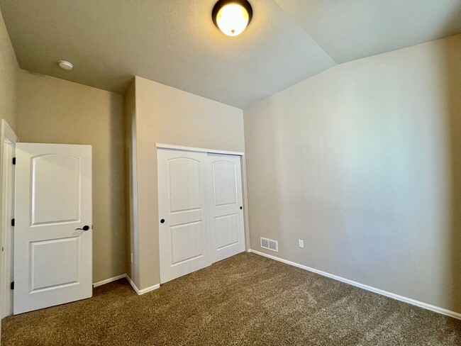 Building Photo - 819 Mt Sneffels Ave