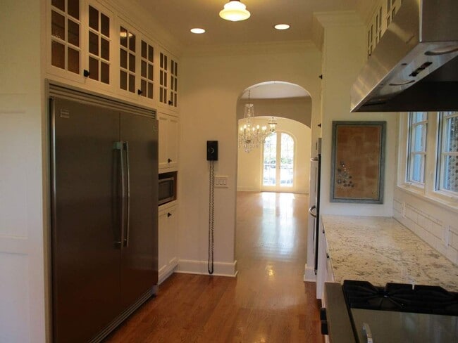 Building Photo - Stunning 4 Bedroom Home in North End Tacoma