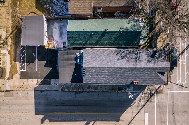 Building Photo - 701 E Kentucky St