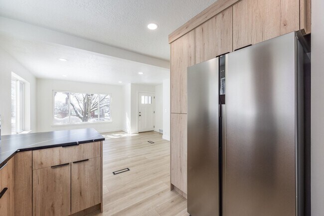 Building Photo - Beautifully Updated 3-Bedroom Home with Modern Upgrades & Spacious Backyard