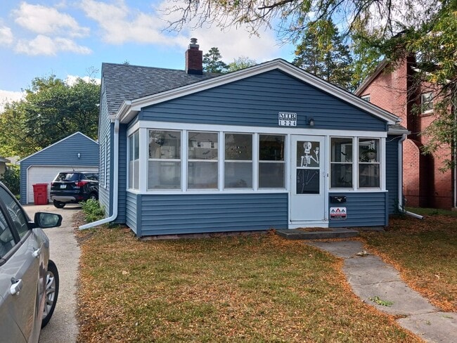 Primary Photo - 1224 Lincoln Way