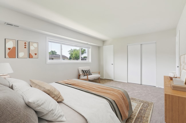 Building Photo - Suburban Park