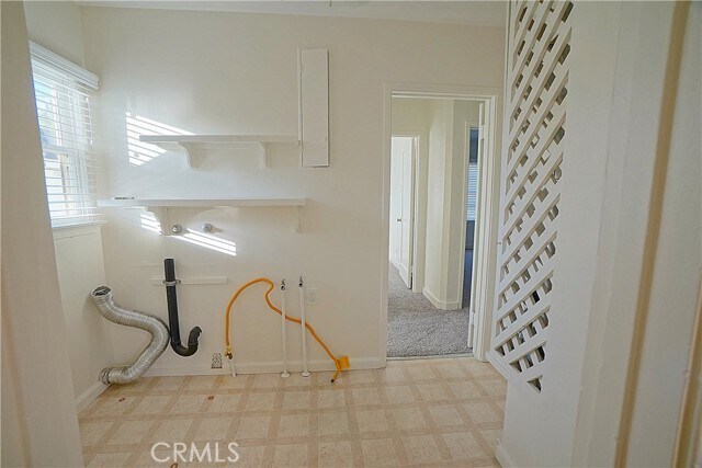 Building Photo - 4285 Oakwood Pl