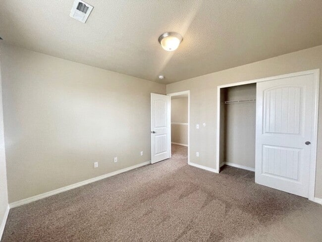 Building Photo - Stetson Hills Home with 3 Bedrooms and 2.5 Baths Available in May