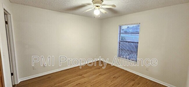 Building Photo - 406 Whitewing Cir