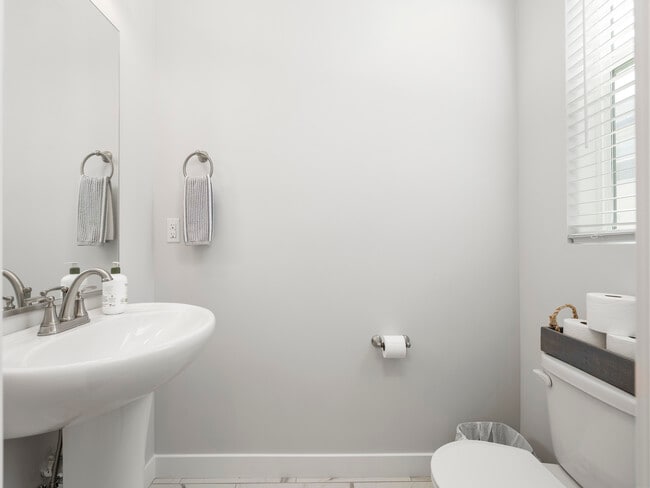 Building Photo - 2140 N 725 W