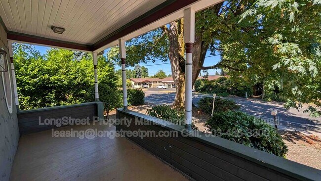 Building Photo - 622 NW 29th St