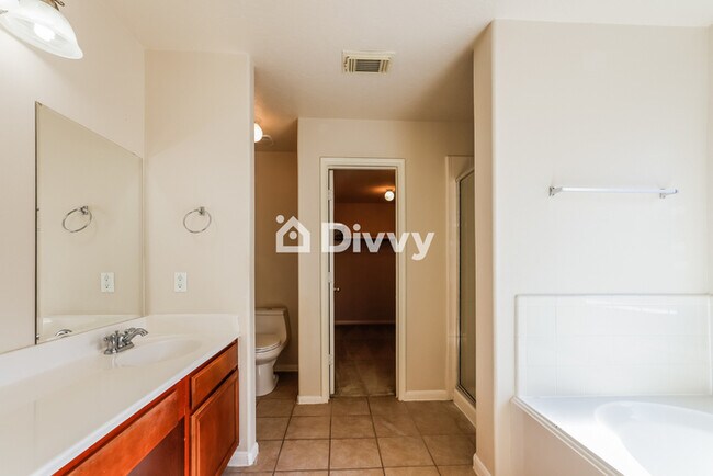 Building Photo - 9022 S Ferndale Pl Dr