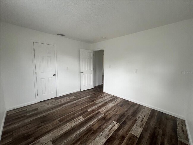 Building Photo - 2533 Myrtle Ave