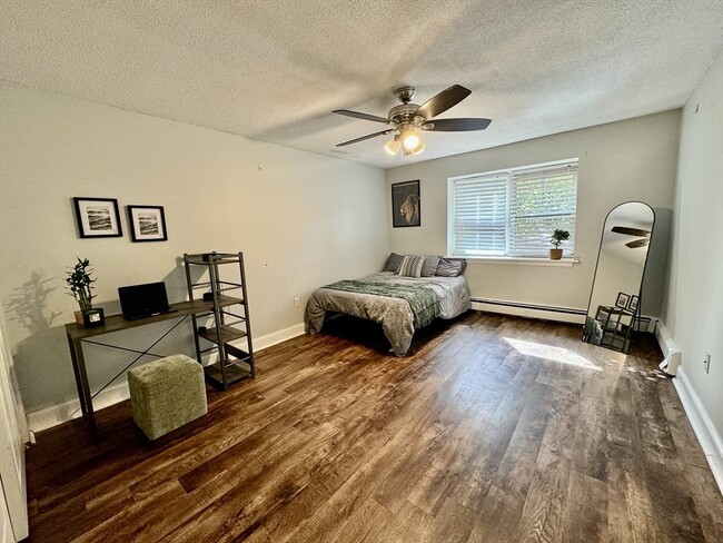 Building Photo - 70 Warren Ave