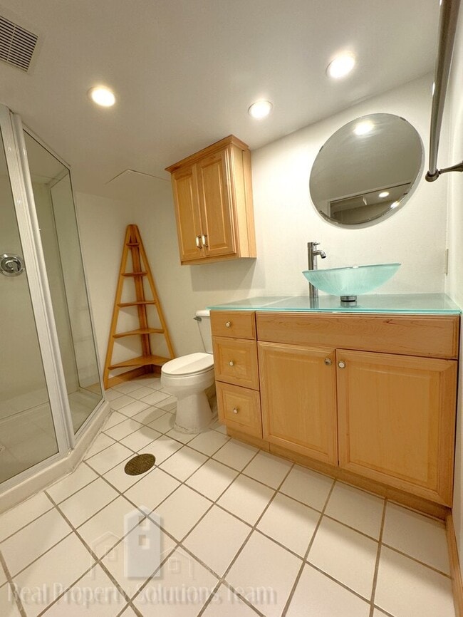 Building Photo - Beautiful home in Clintonville