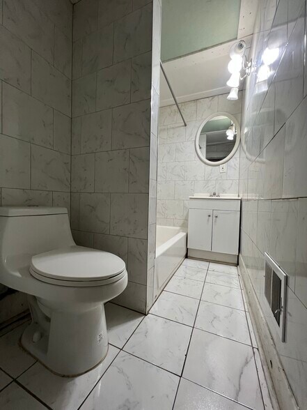 Building Photo - 1945 W Bethune St