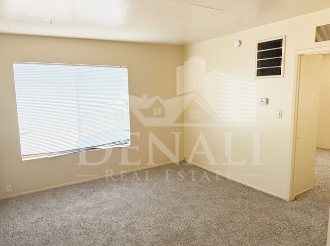 Building Photo - 1211 W Apache Trail