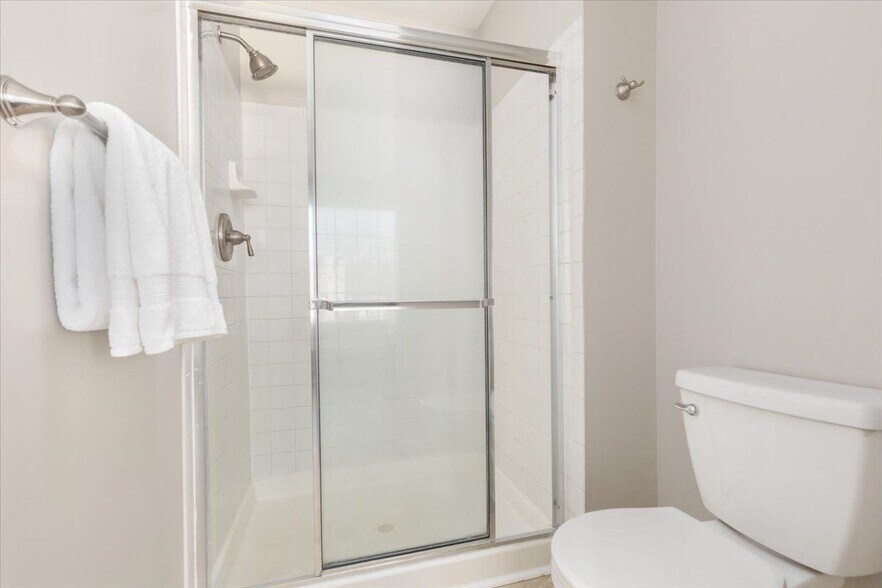 Building Photo - 113 Frazer Dr