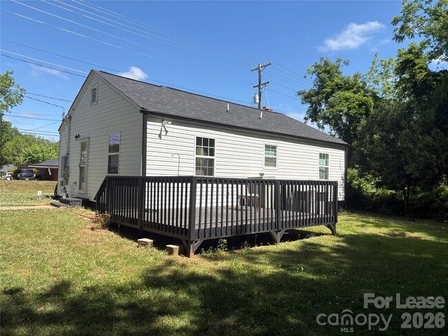 Building Photo - 508 N Main St