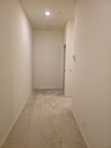 Building Photo - 12120 Blue Sky Ct