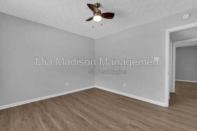 Building Photo - 111 E Mell St