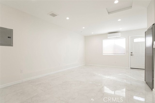 Building Photo - 7209 Dos Rios Dr