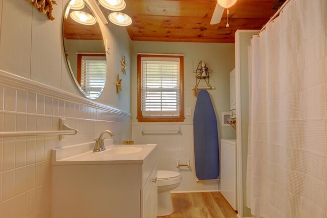Building Photo - OFF SEASON Oceanfront Rental