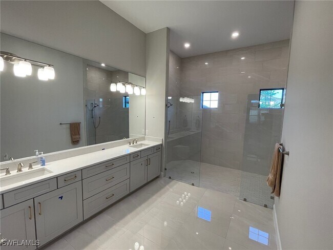 Building Photo - 15587 Montello Ln