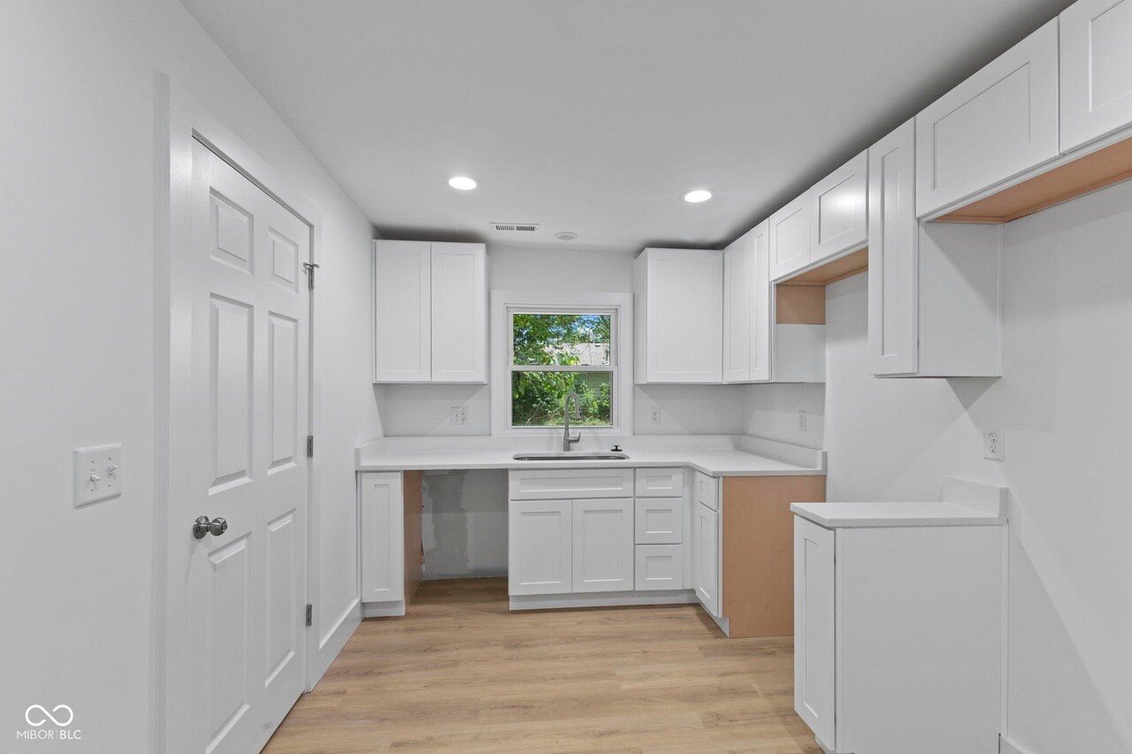 Building Photo - 3038 Meredith Ave