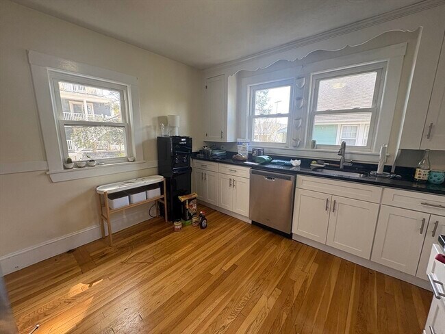 Building Photo - 11 Channing Rd