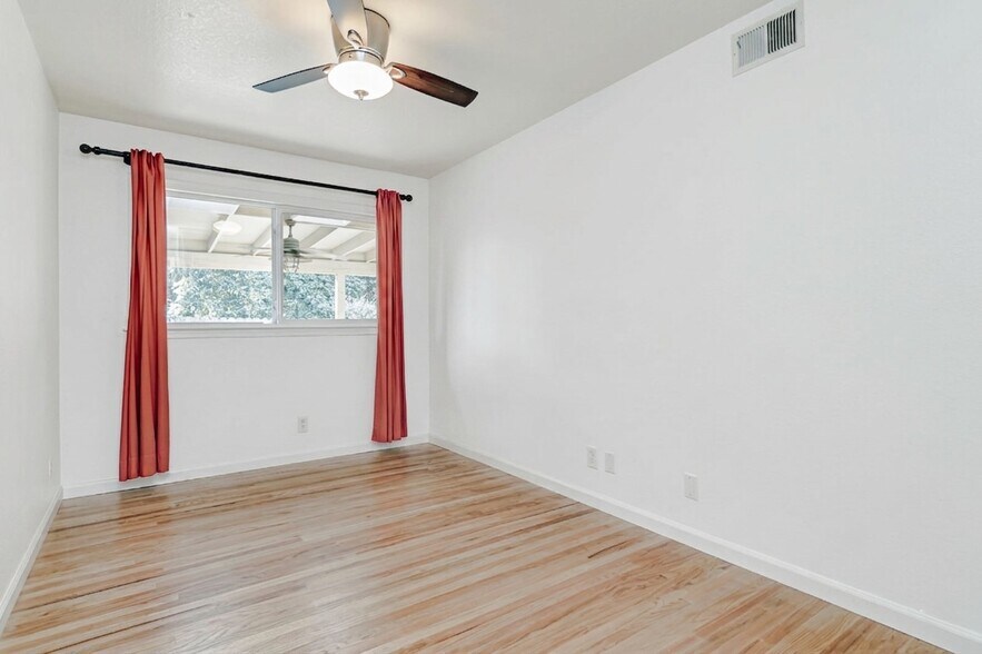 Building Photo - 1108 Alice St