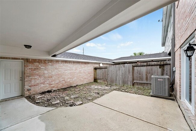 Building Photo - 10815 Norchester Village Dr