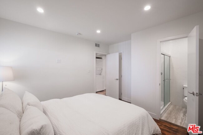 Building Photo - 1024 Maple St