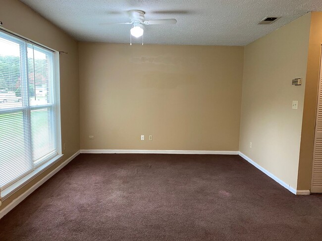 Building Photo - 124 Westscott Dr