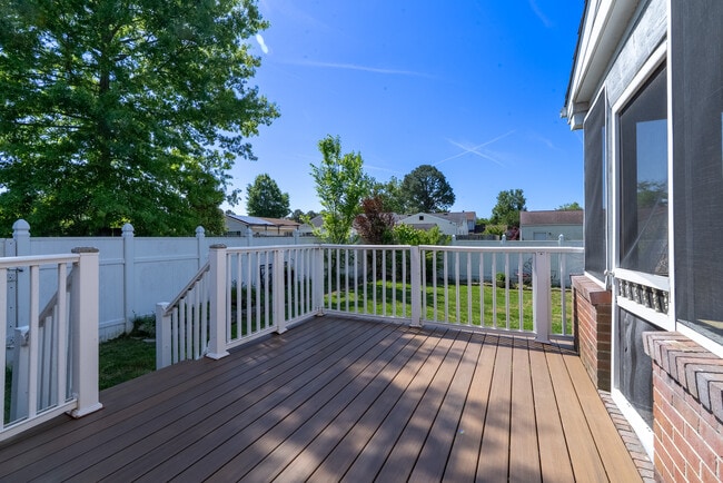 Building Photo - 3449 Petunia Cres